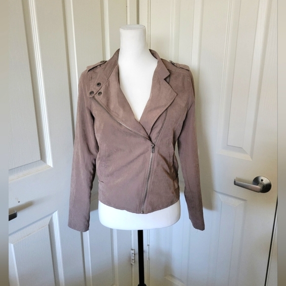 Be Cool | Cute Gray/Taupe Soft Faux Suede Moto Jacket (SIZE S) - Picture 3 of 14